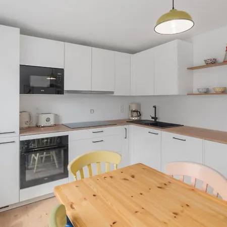 Village Park V109 Le Coq